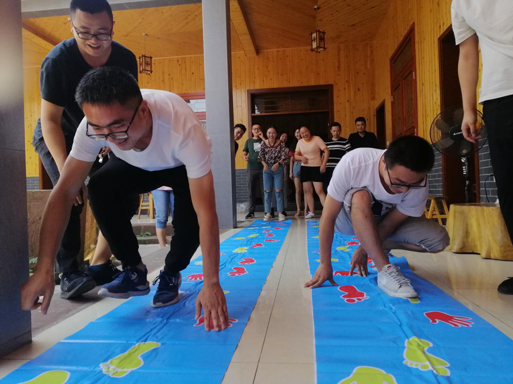 �����l(f��)չ��˾�����w�������������ġ������l(f��)չ��˾�_չ����(hu��)Ȥζ���(d��ng)